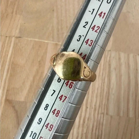 Vintage 14k yellow gold child size 3.25 size signet ring